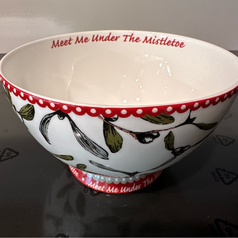 Large Porcelain Christmas serving Bowls “Meet me Under The Mistletoe”